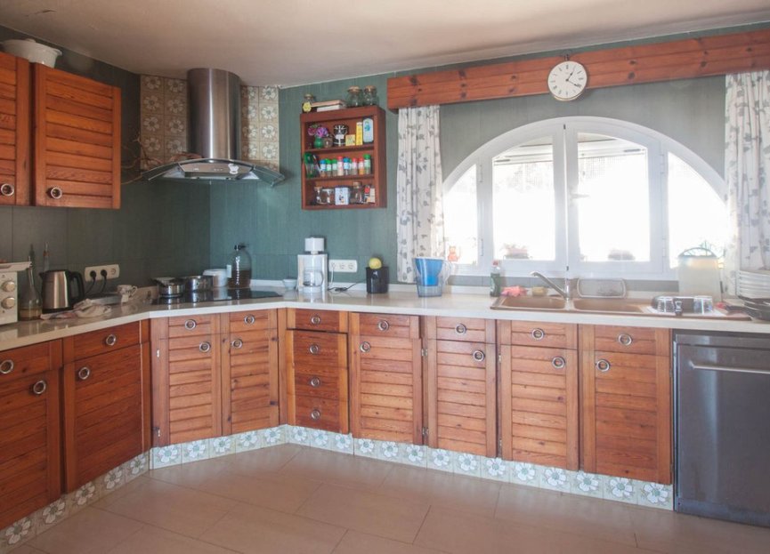 Resale - House - Detached Villa - Estepona - Estepona Centro