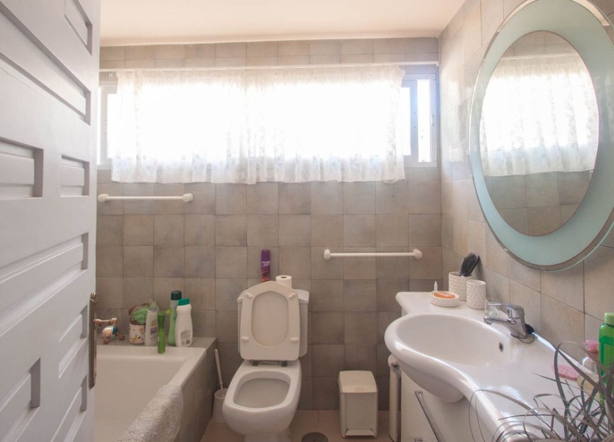 Resale - House - Detached Villa - Estepona - Estepona Centro