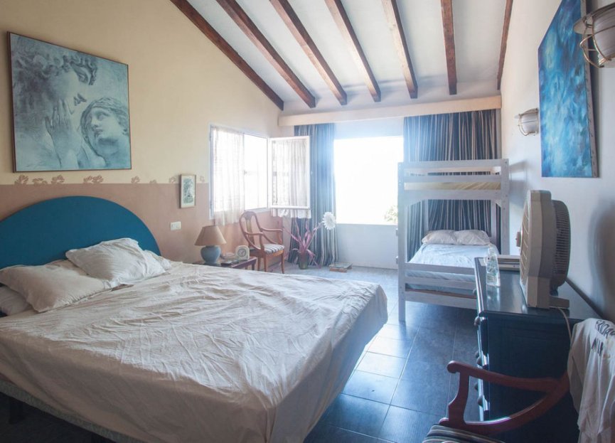 Resale - House - Detached Villa - Estepona - Estepona Centro