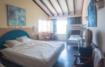 Resale - House - Detached Villa - Estepona - Estepona Centro