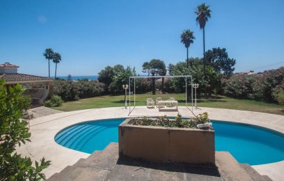 Resale - House - Detached Villa - Estepona - Estepona Centro