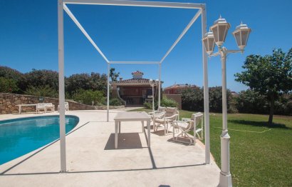 Resale - House - Detached Villa - Estepona - Estepona Centro
