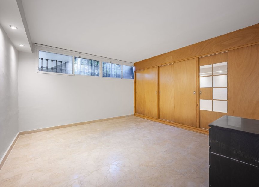 Resale - House - Semi-Detached House - Marbella - Nueva Andalucia