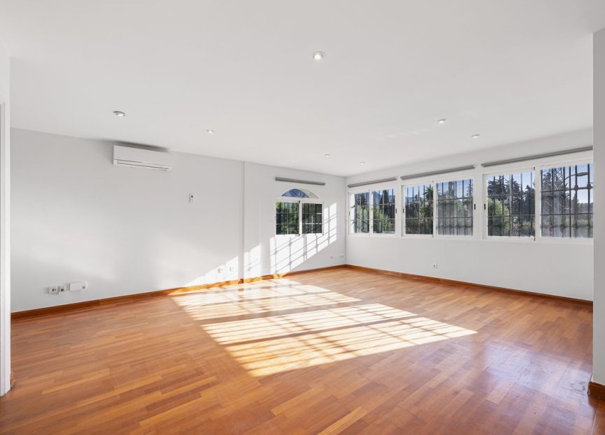 Resale - House - Semi-Detached House - Marbella - Nueva Andalucia