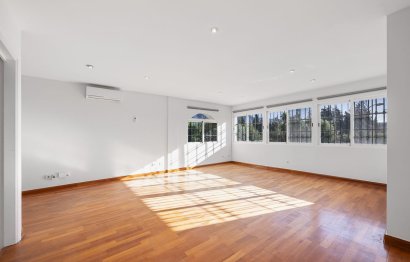 Resale - House - Semi-Detached House - Marbella - Nueva Andalucia