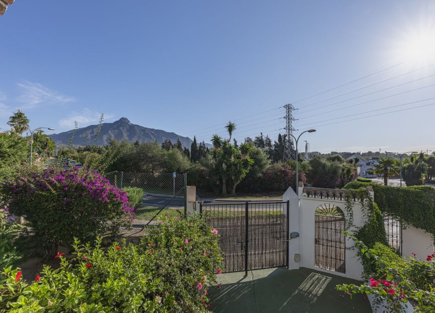 Resale - House - Semi-Detached House - Marbella - Nueva Andalucia
