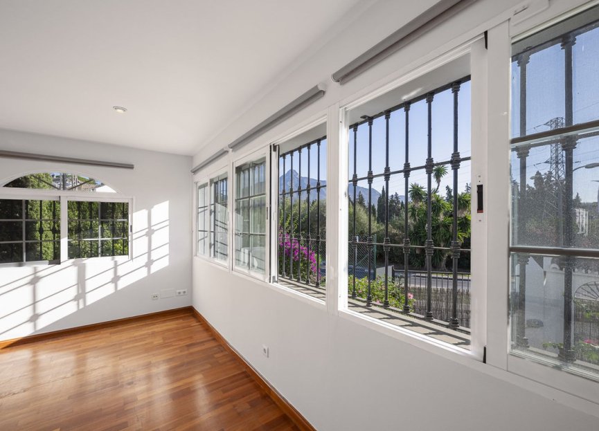 Resale - House - Semi-Detached House - Marbella - Nueva Andalucia