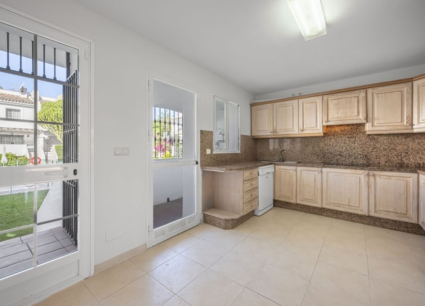 Resale - House - Semi-Detached House - Marbella - Nueva Andalucia