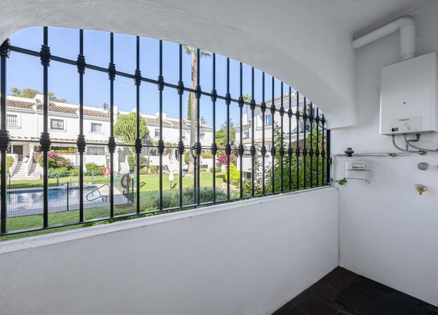 Resale - House - Semi-Detached House - Marbella - Nueva Andalucia