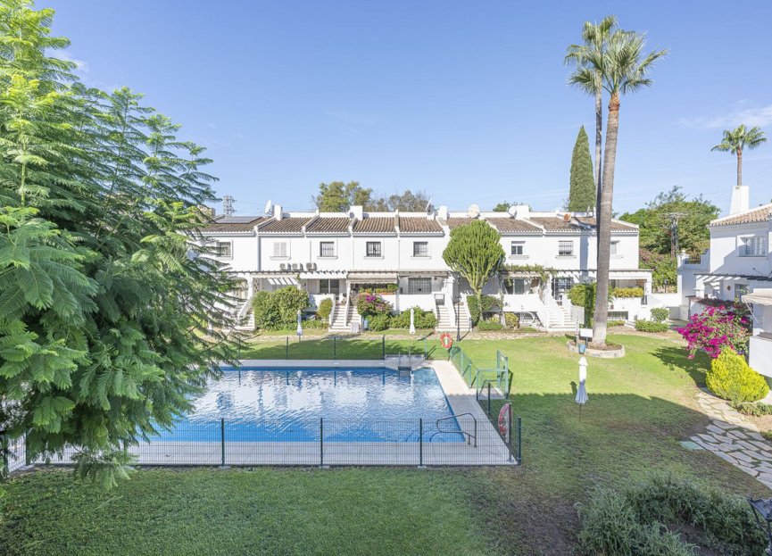 Resale - House - Semi-Detached House - Marbella - Nueva Andalucia