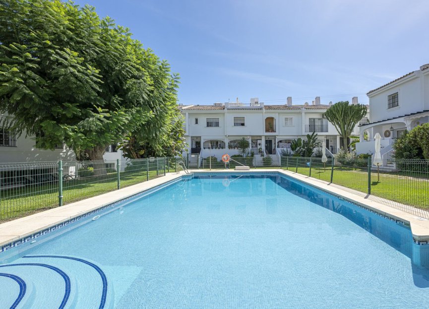 Resale - House - Semi-Detached House - Marbella - Nueva Andalucia