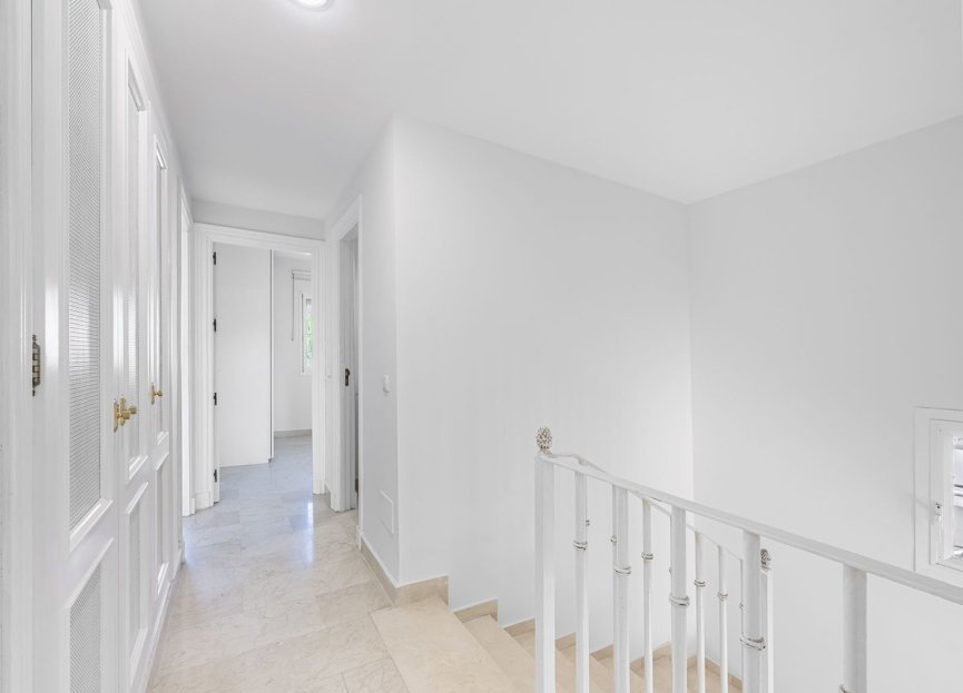 Resale - House - Semi-Detached House - Marbella - Nueva Andalucia