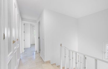 Resale - House - Semi-Detached House - Marbella - Nueva Andalucia