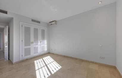 Resale - House - Semi-Detached House - Marbella - Nueva Andalucia