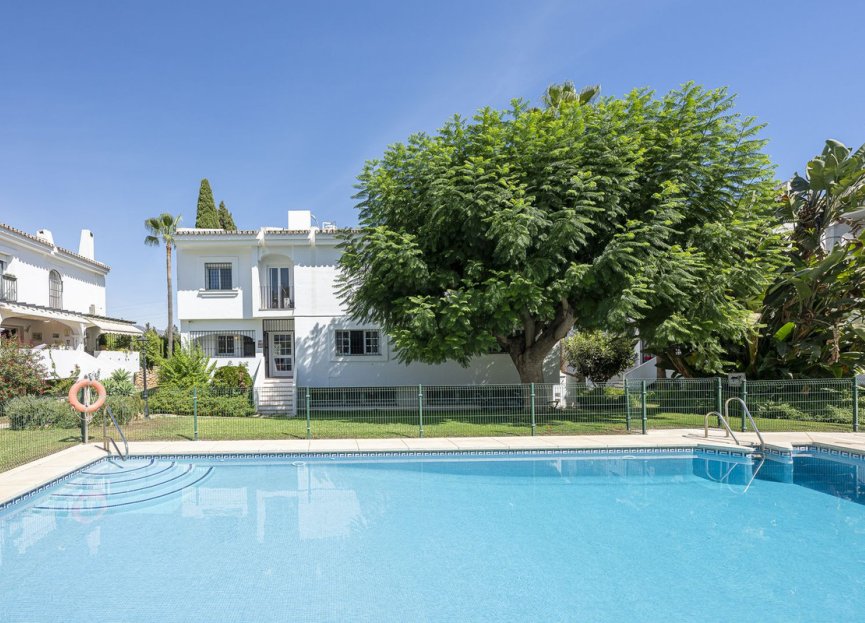 Resale - House - Semi-Detached House - Marbella - Nueva Andalucia