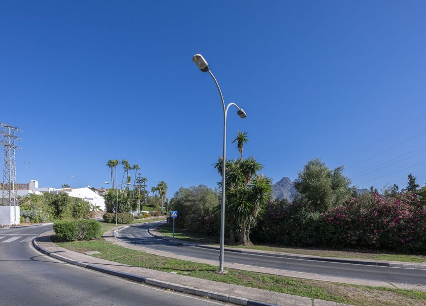 Resale - House - Semi-Detached House - Marbella - Nueva Andalucia