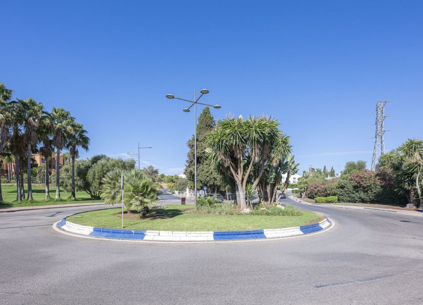 Resale - House - Semi-Detached House - Marbella - Nueva Andalucia