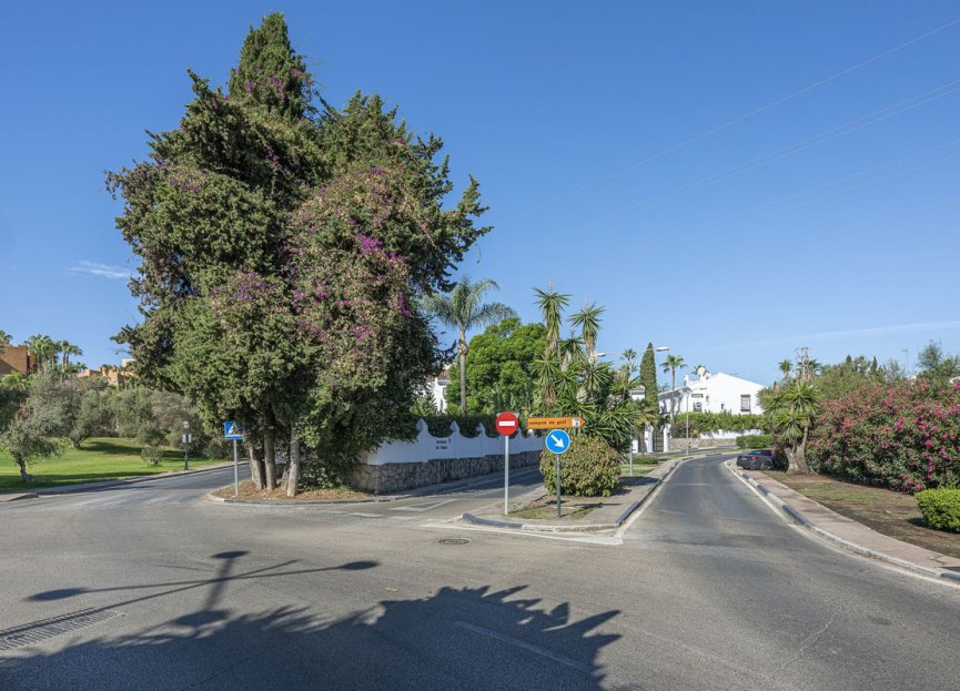 Resale - House - Semi-Detached House - Marbella - Nueva Andalucia