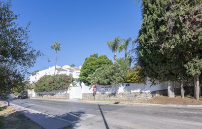 Resale - House - Semi-Detached House - Marbella - Nueva Andalucia