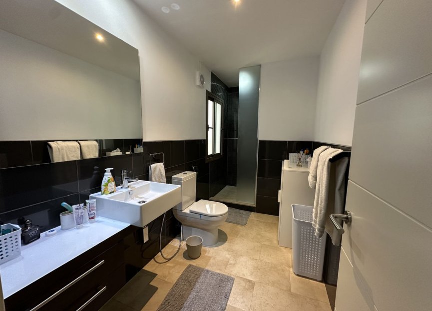 Resale - Apartment - Middle Floor Apartment - Casares - Casares Centro