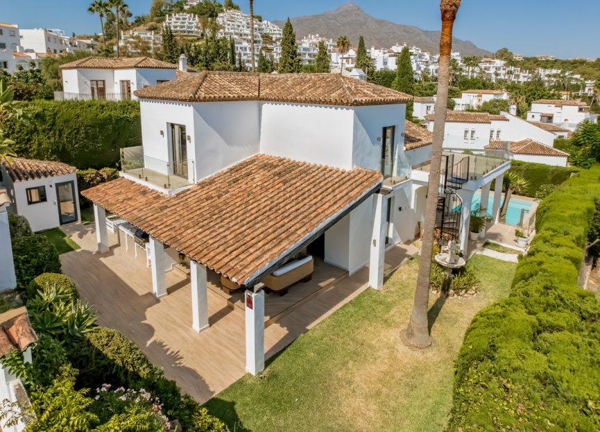Resale - House - Detached Villa - Marbella - Nueva Andalucia