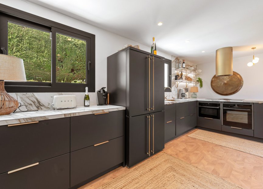 Resale - House - Detached Villa - Marbella - Nueva Andalucia