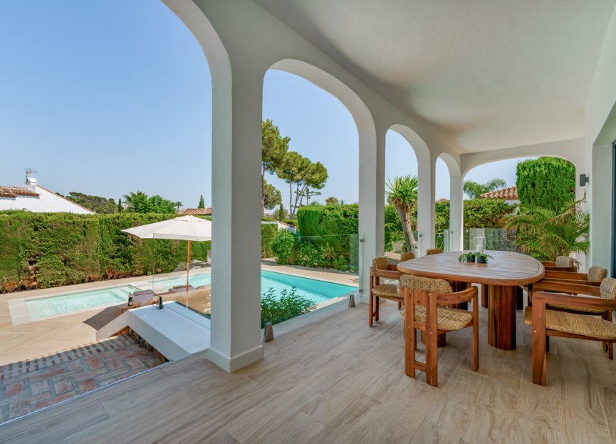 Resale - House - Detached Villa - Marbella - Nueva Andalucia