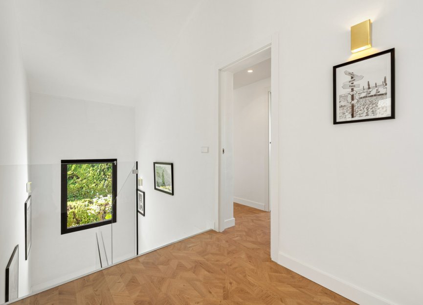 Resale - House - Detached Villa - Marbella - Nueva Andalucia