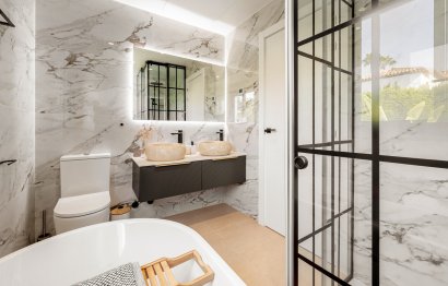 Resale - House - Detached Villa - Marbella - Nueva Andalucia