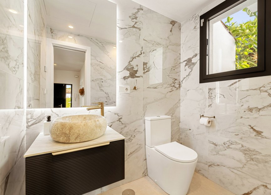 Resale - House - Detached Villa - Marbella - Nueva Andalucia