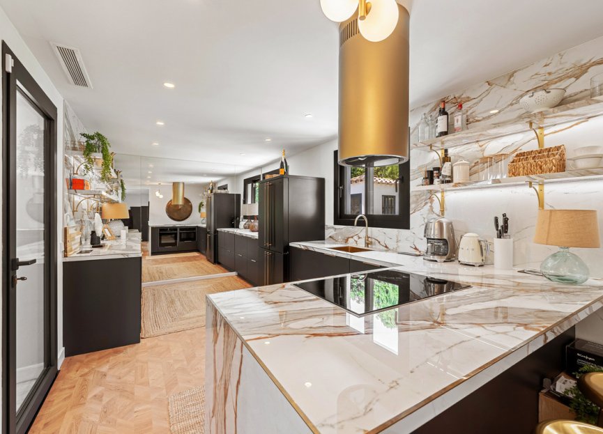 Resale - House - Detached Villa - Marbella - Nueva Andalucia