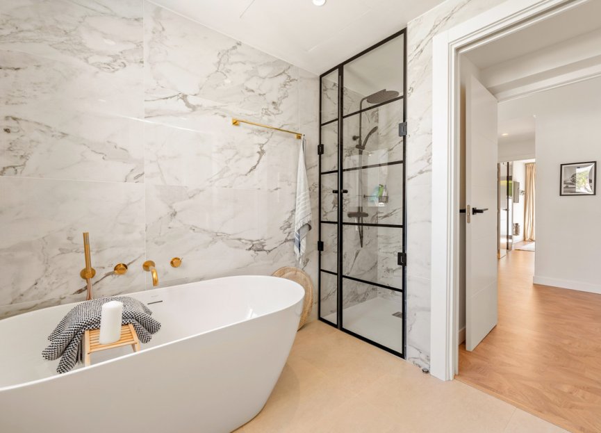 Resale - House - Detached Villa - Marbella - Nueva Andalucia