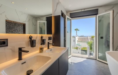 Resale - House - Townhouse - Marbella - Nueva Andalucia