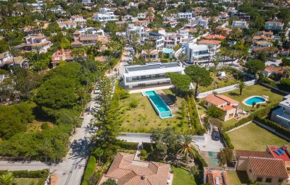 Resale - House - Detached Villa - Marbella - Marbesa