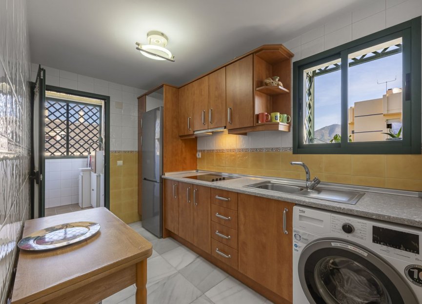 Resale - Apartment - Middle Floor Apartment - Fuengirola - Fuengirola Centro