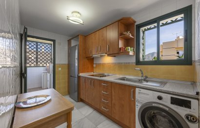 Resale - Apartment - Middle Floor Apartment - Fuengirola - Fuengirola Centro