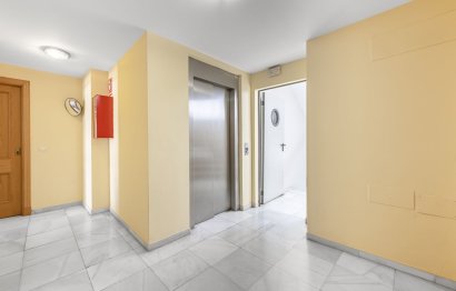 Resale - Apartment - Middle Floor Apartment - Fuengirola - Fuengirola Centro