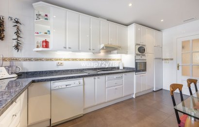 Resale - Ground floor apartment - Estepona - Estepona Centro