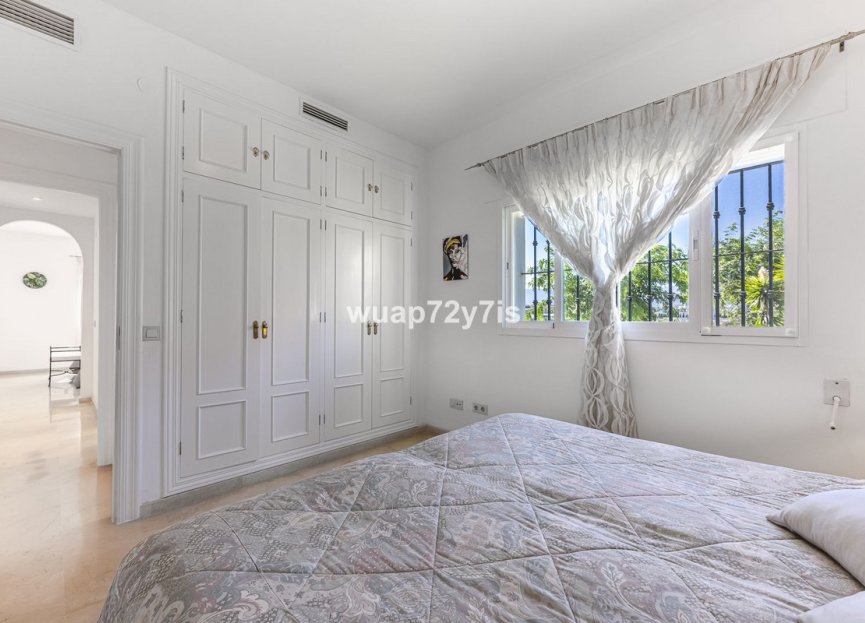 Resale - Ground floor apartment - Estepona - Estepona Centro