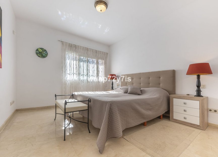 Resale - Ground floor apartment - Estepona - Estepona Centro