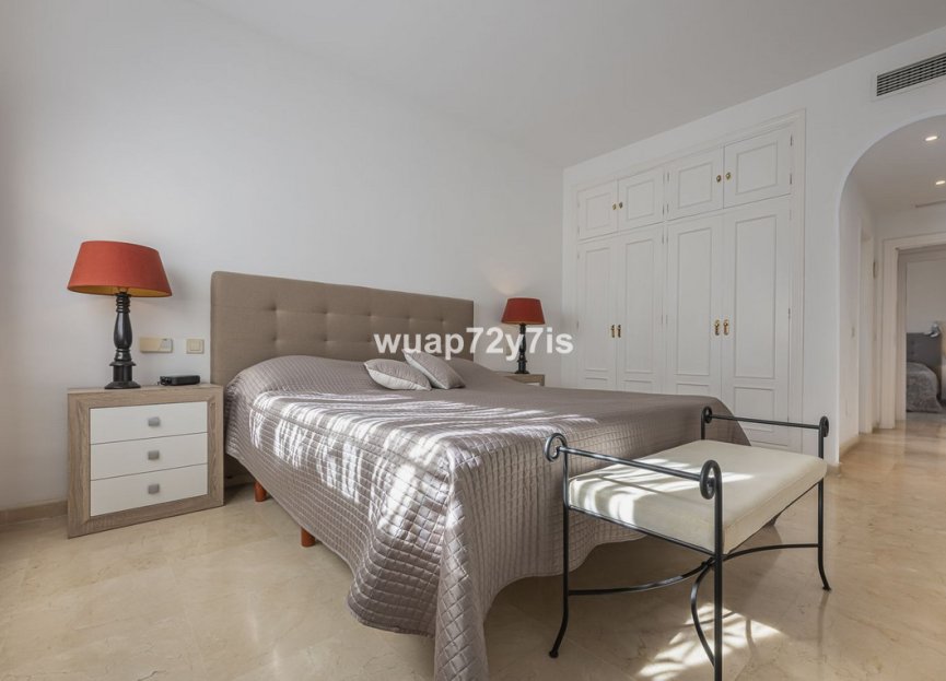 Resale - Ground floor apartment - Estepona - Estepona Centro