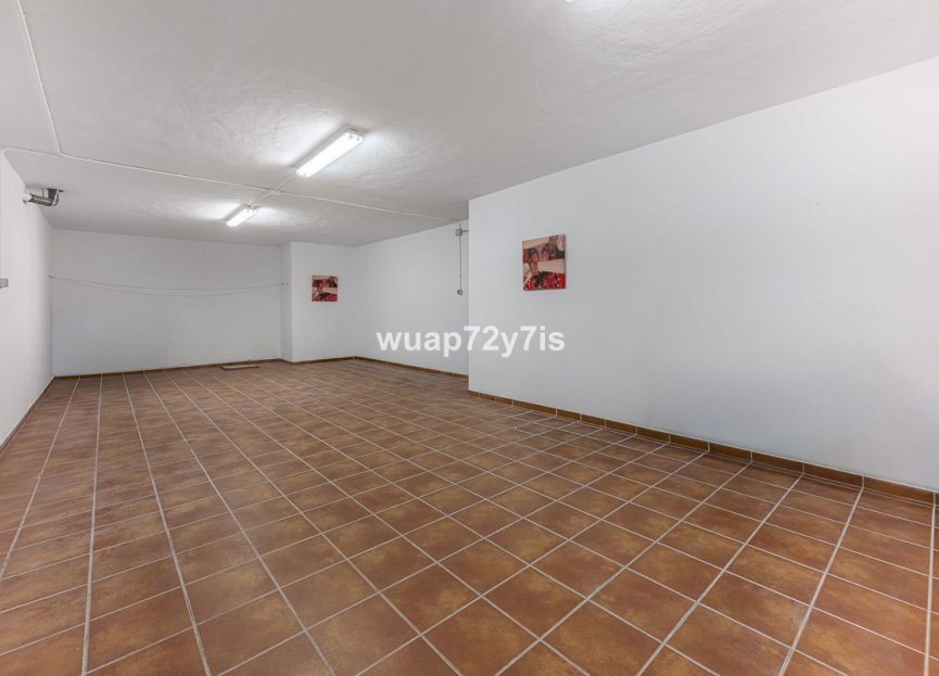 Resale - Ground floor apartment - Estepona - Estepona Centro