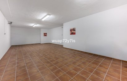 Resale - Ground floor apartment - Estepona - Estepona Centro