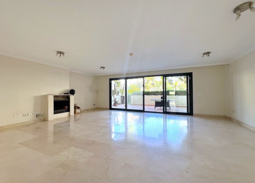 Reventa - House - Townhouse - Estepona - Benamara