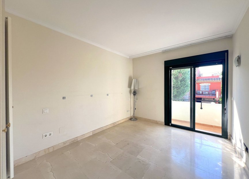 Reventa - House - Townhouse - Estepona - Benamara