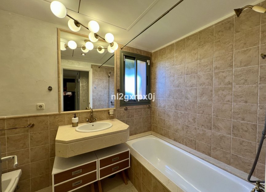 Reventa - Ground floor apartment - Benahavís - Benahavís Centro