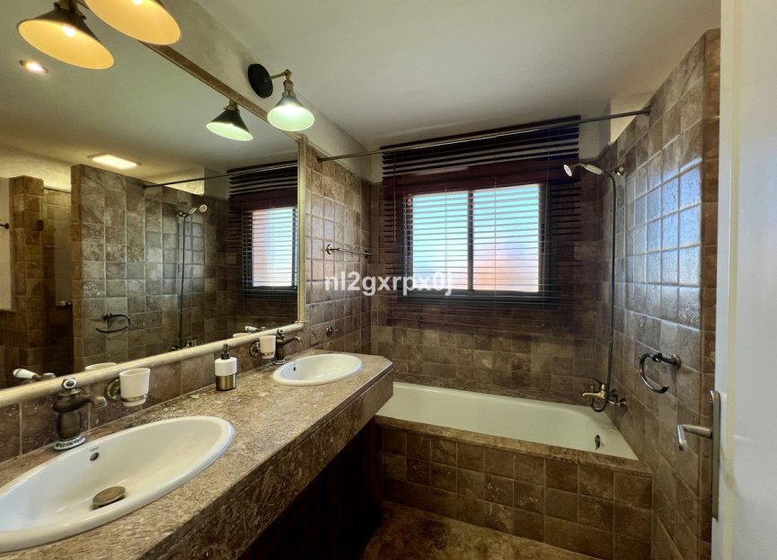 Reventa - Ground floor apartment - Benahavís - Benahavís Centro