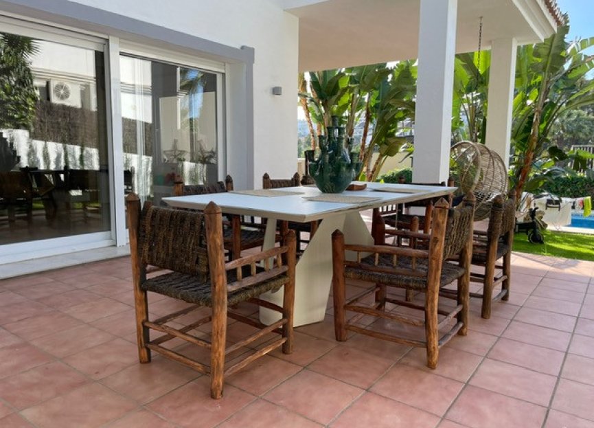 Resale - House - Detached Villa - Marbella - Nueva Andalucia