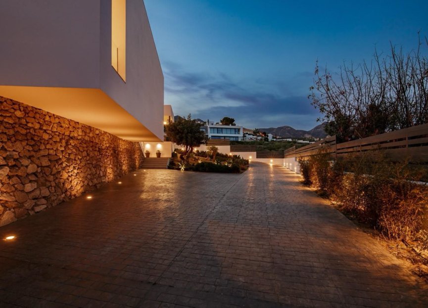 Resale - House - Detached Villa - Benalmádena - Benalmadena Costa