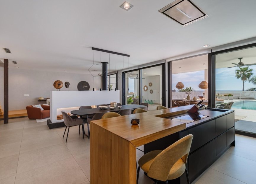 Resale - House - Detached Villa - Benalmádena - Benalmadena Costa